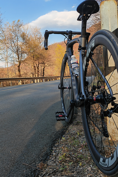 carbon fiber road bikes