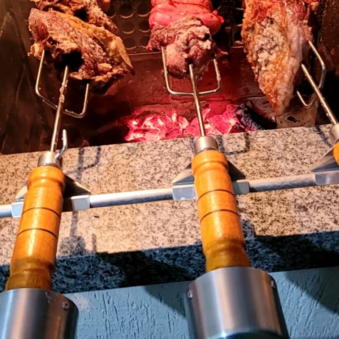 Espeto Giratório Elétrico para Churrasco