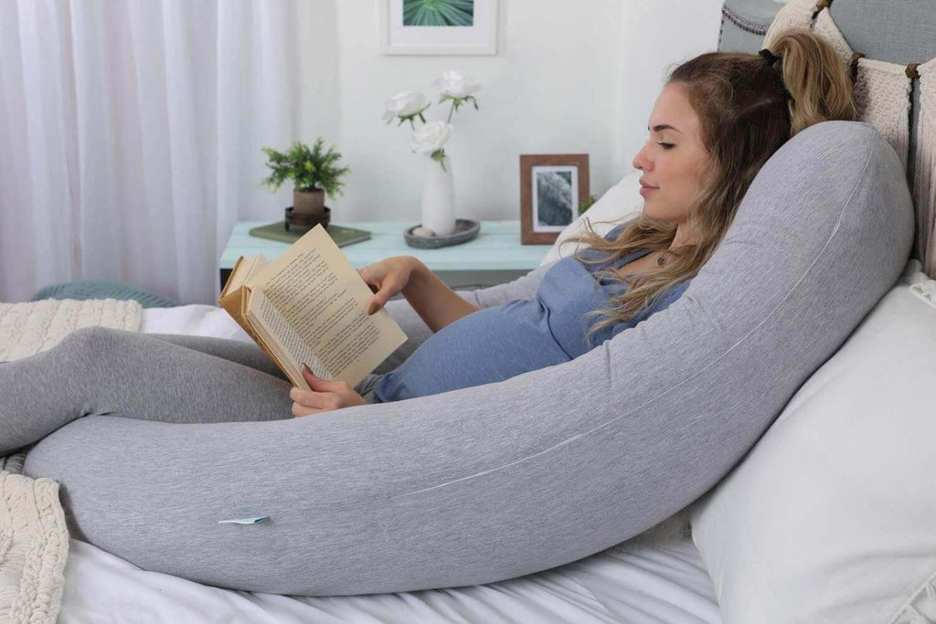 reading with pregnancy pillow