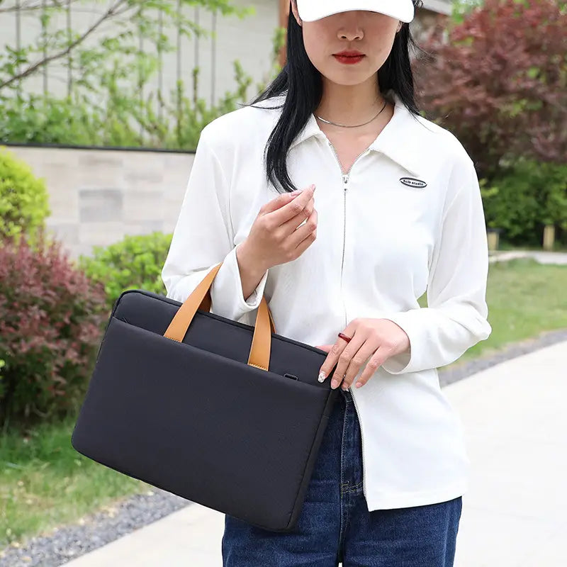 Fashionable Lightweight Laptop Bag for Simple Business