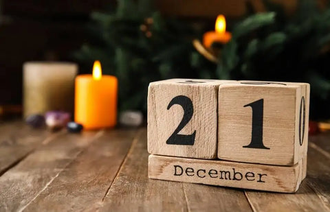 Wooden calendar shows December 21