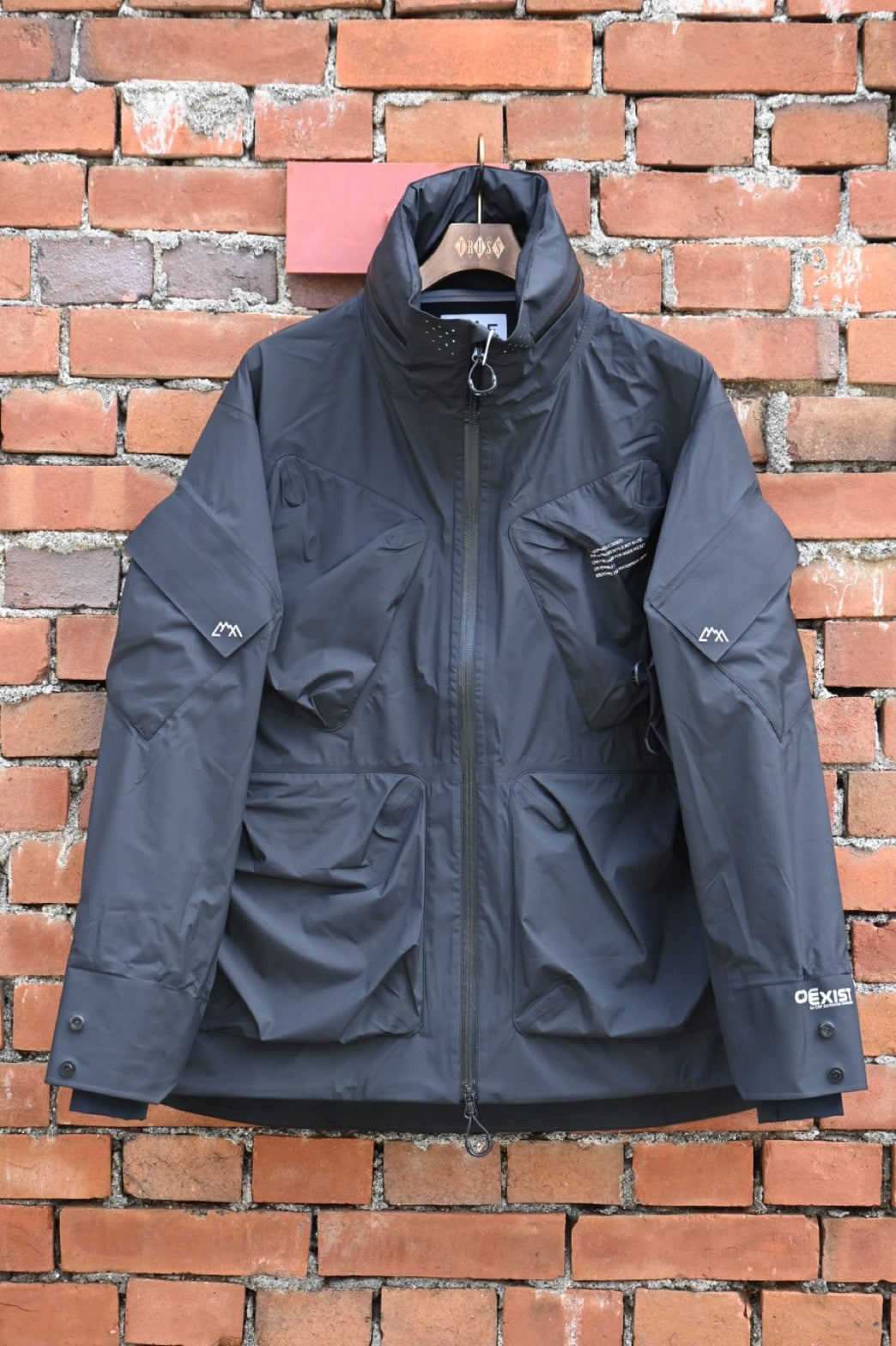 CMF OUTDOOR GARMENT PHANTOM SHELL COEXIST