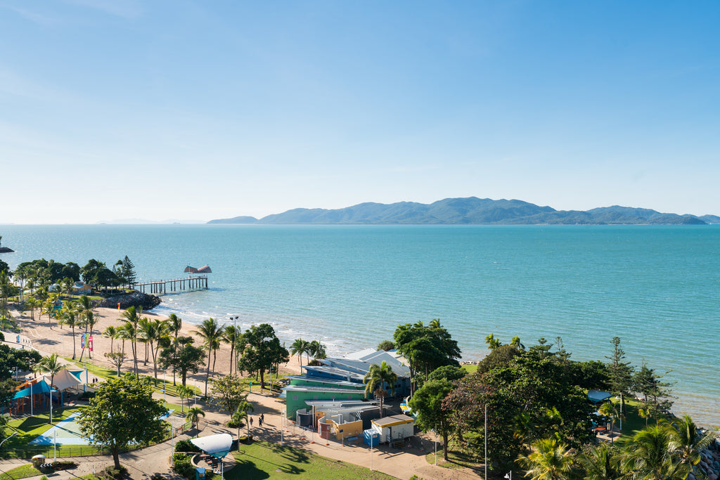 The Strand beach and Magnetic Island, Townsville