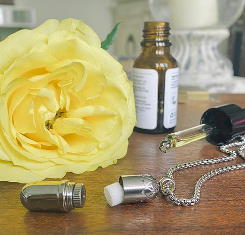 Aromatherapy necklace for daily use