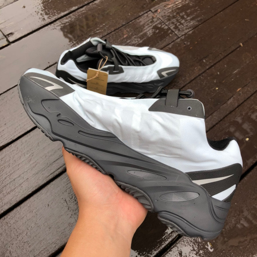 Adidas Yeezy Boost 700 MNVN GZ0711