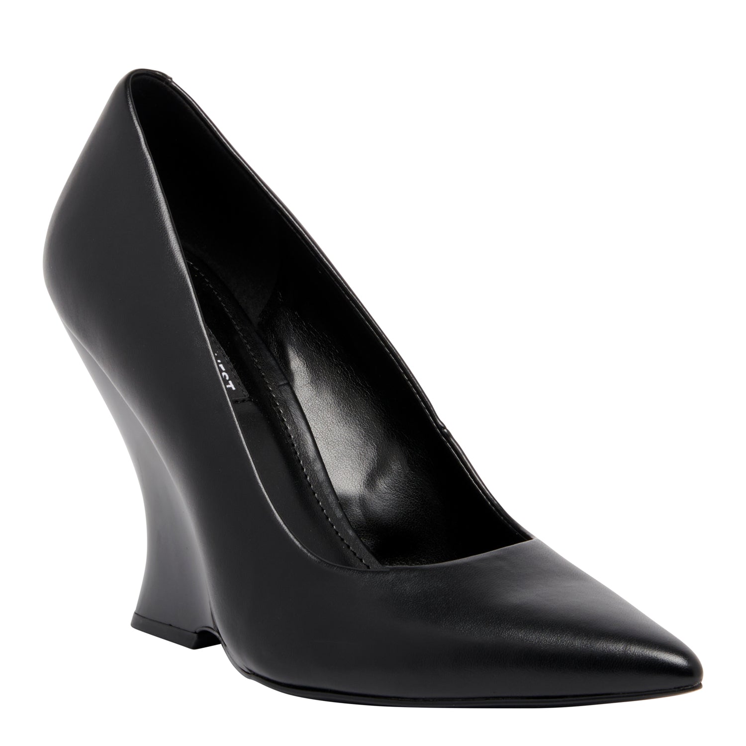 EAAVA PUMPS