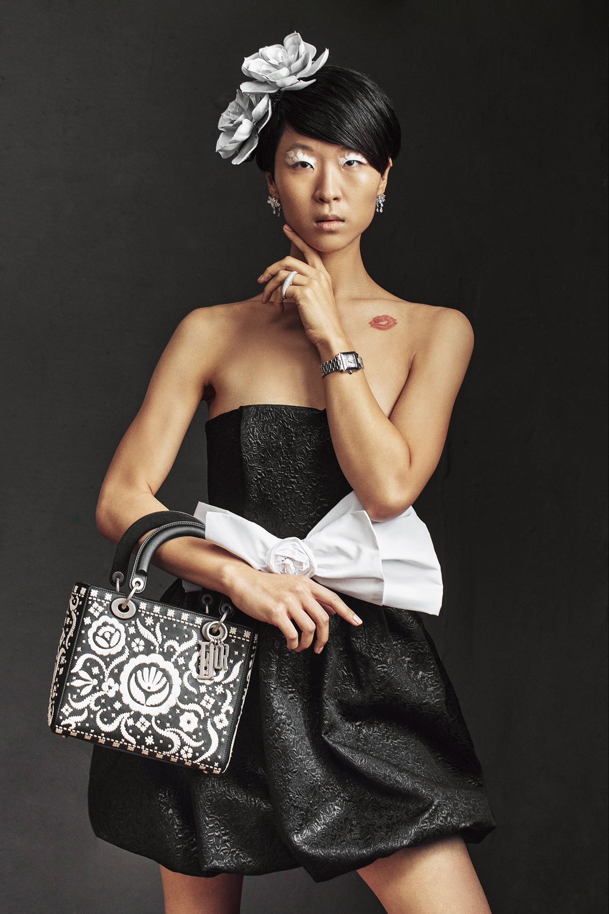 Jaime King Hops on the Dior Handbag Bandwagon - PurseBlog