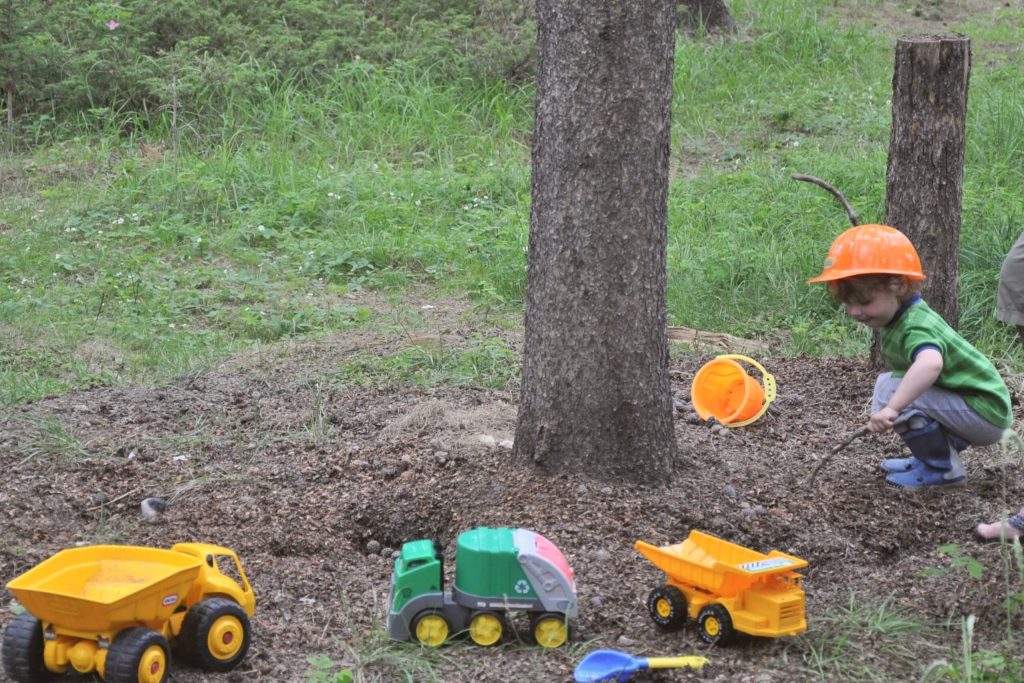 Camping Toys to keep Toddlers Entertained
