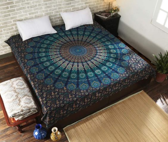 15+ brilliant ideas for using your wall tapestry in innovative