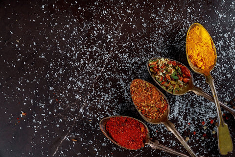 spices on teaspoon
