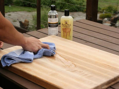 Cutting Boards — What's Better, Wood or Plastic?