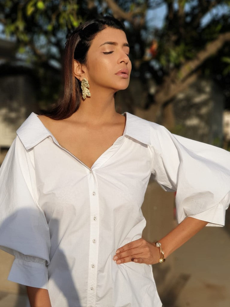 LAKSHMI MANCHU(Actor) in Mai Shirt