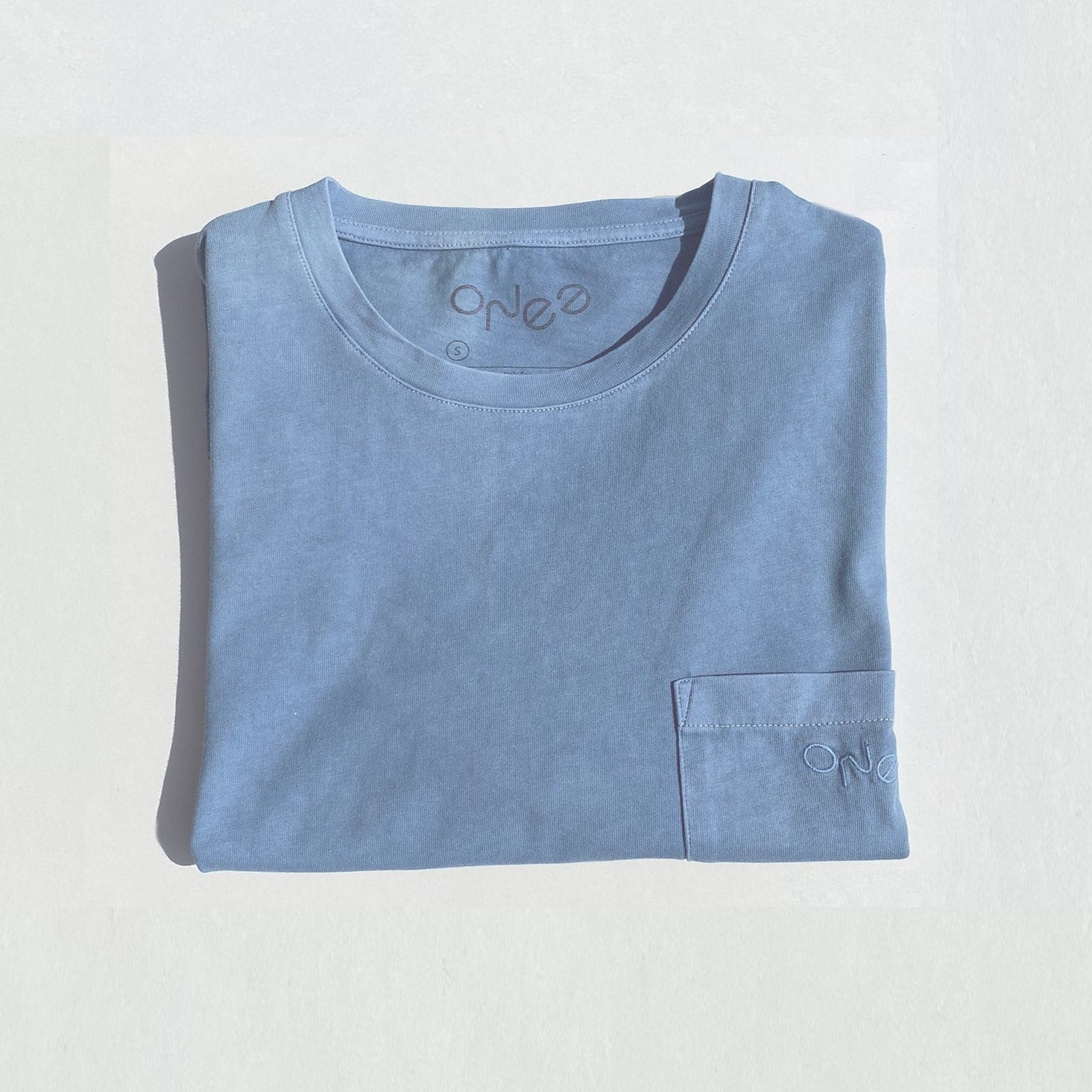 Unisex T-shirt LOVE Essentials – ONE ONE