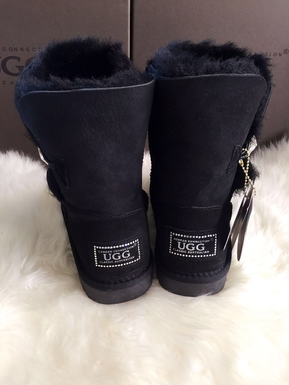 UGG/SWAROVSKI/5 | coastalcareeracademy.com