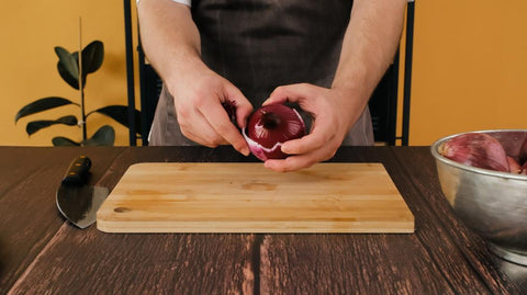 Removing the papery skin from onions