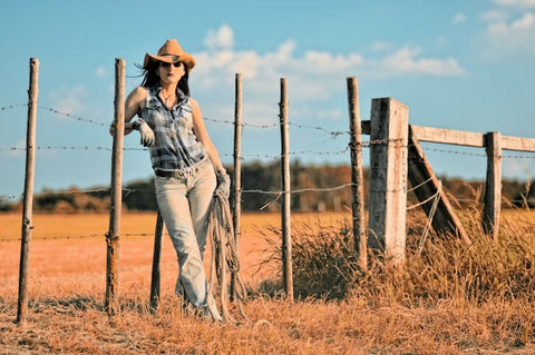 feminine tops to wear with jeans