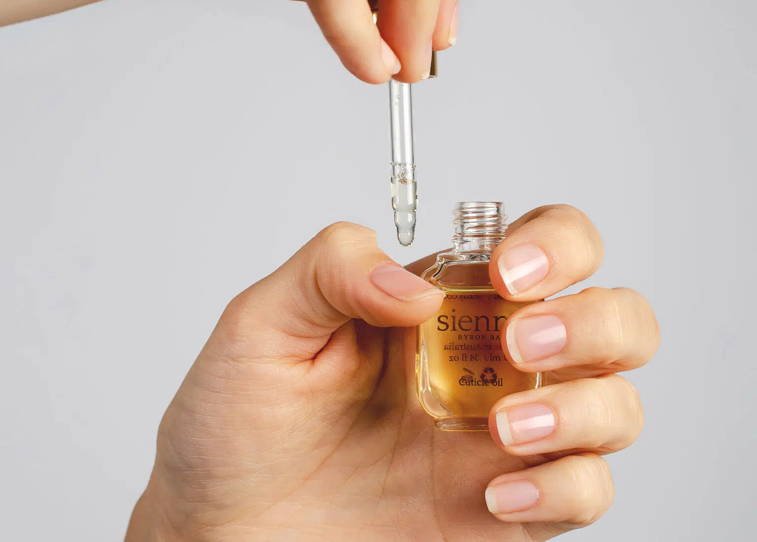 cuticle oil bottle by sienna