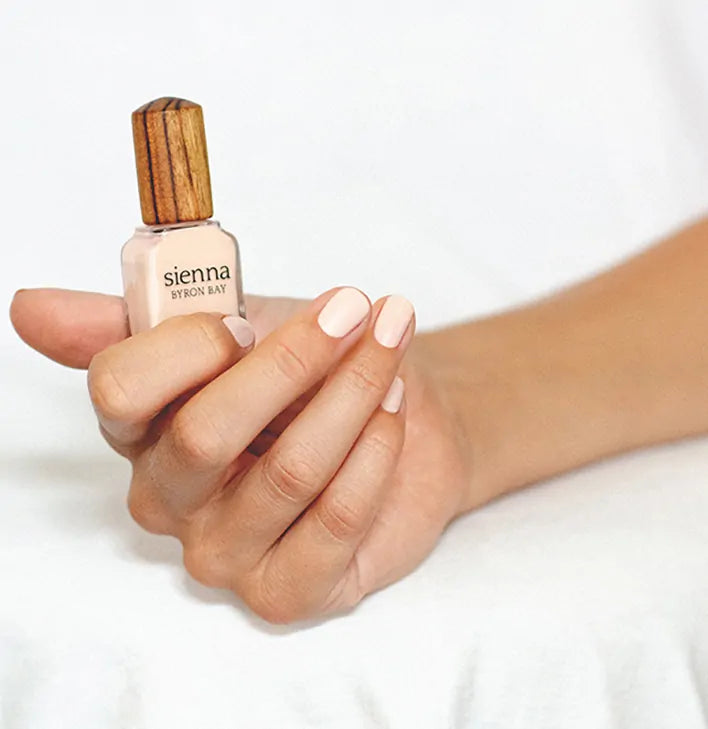 Why you should make the switch to non-toxic nail polish – sienna.co