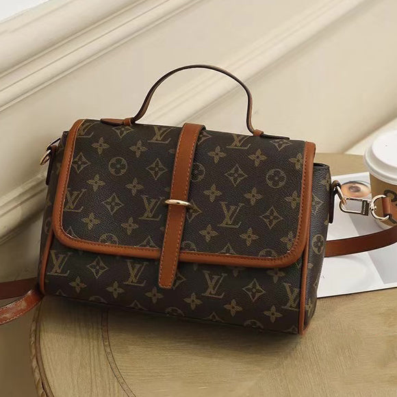 Louis Vuitton LV Fashion Women's shoulder bag messenger bag 