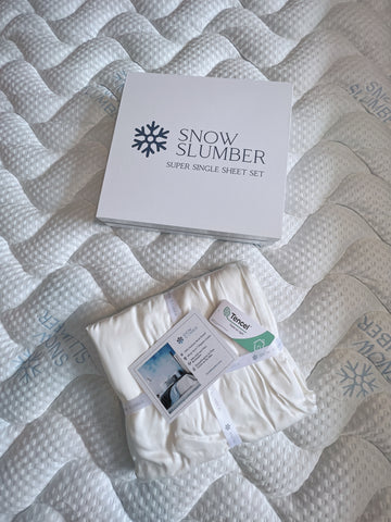 Singapore premium luxury hotel bedsheet white