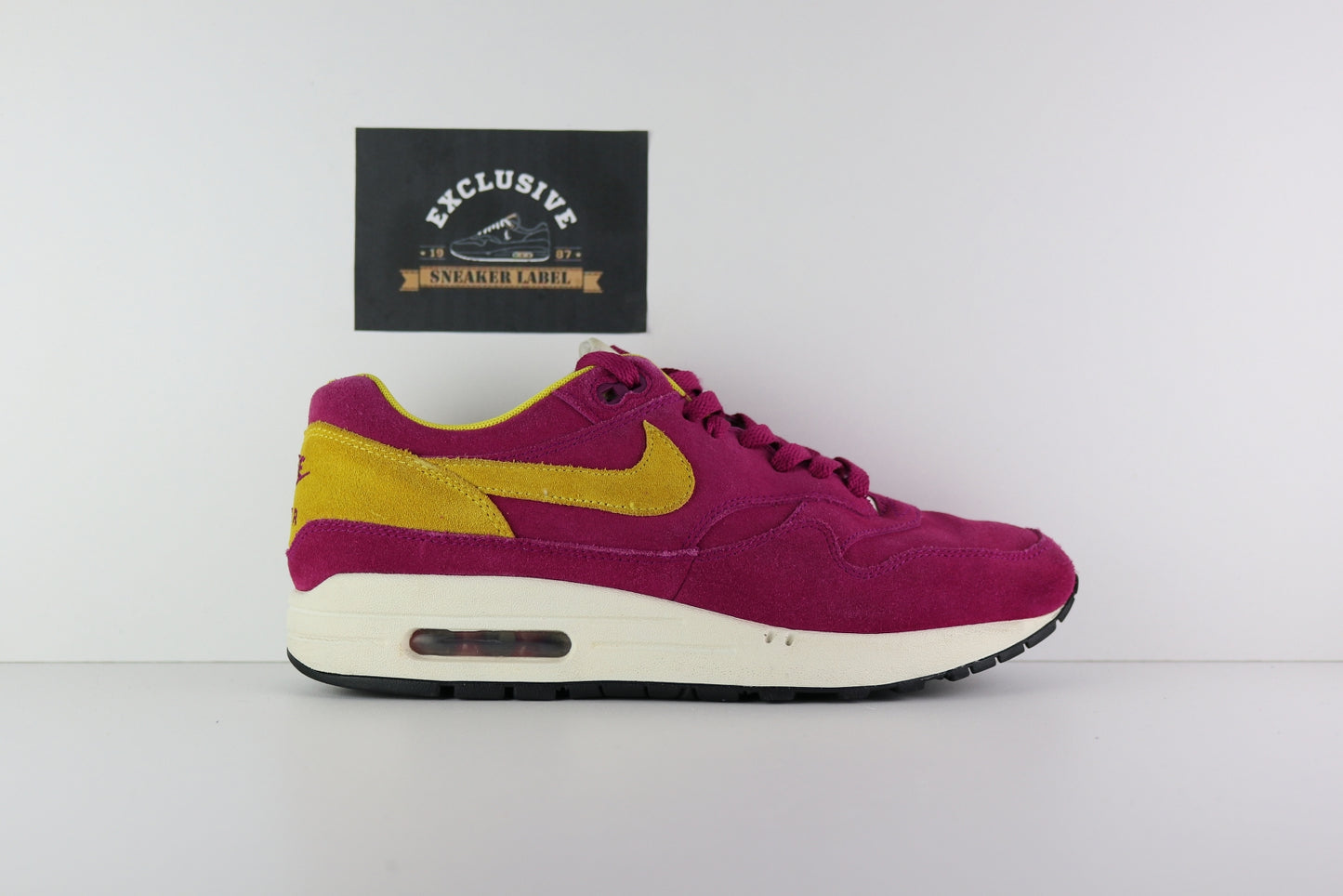 Nike Max One: Dynamic Berry EU : – Exclusive Sneaker Label