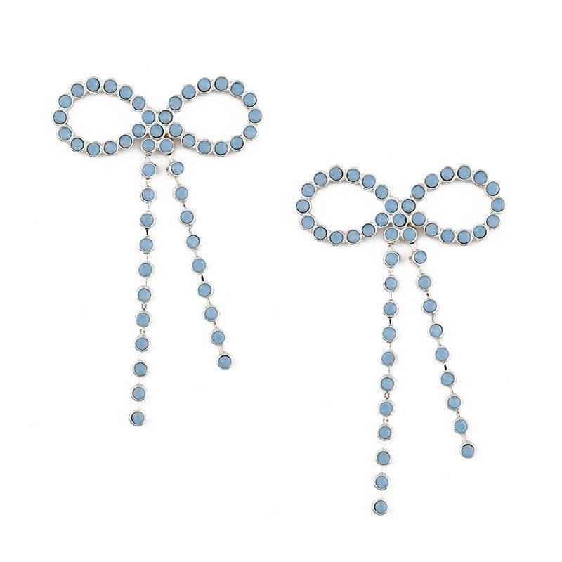 Bilde av Statement Pearl Bow Earrings Air Blue