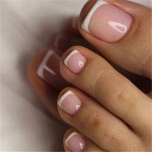 Retoque de uñas acrílicas en los pies. – Mead Nail Bar