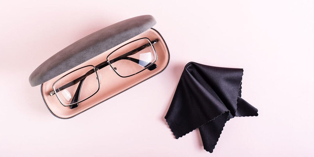 étui à lunettes rigide rose