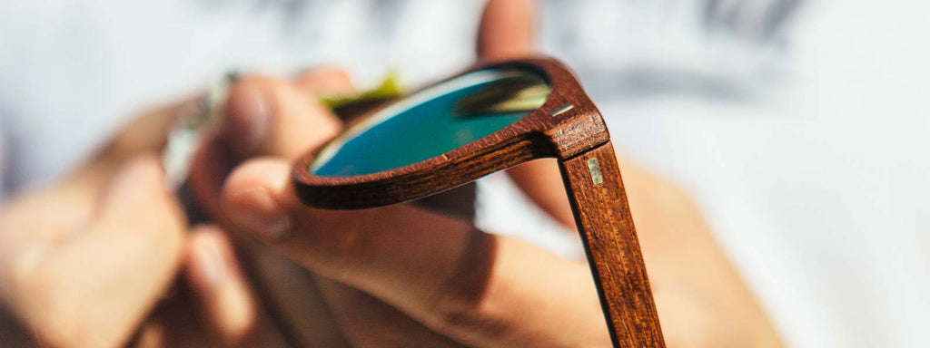 Lunettes en bois avec verres polarisés