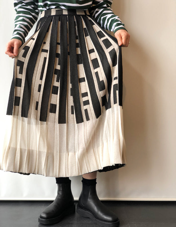 TAN/PLEATED BALLOON SKIRT