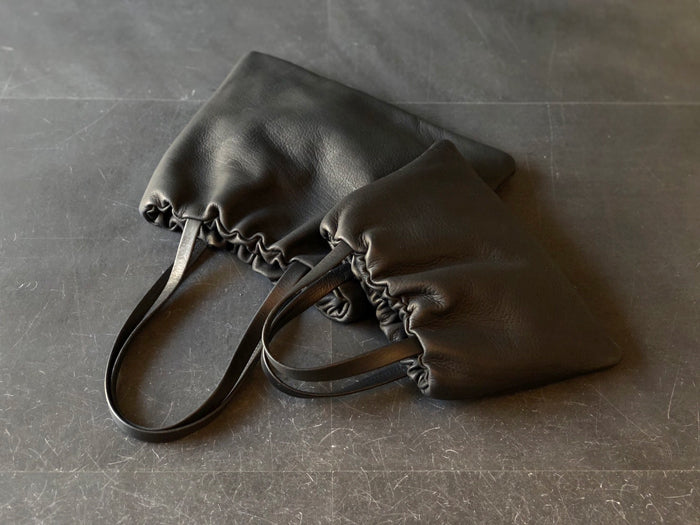 Aeta/DEER LEATHER ELASTIC TOTE