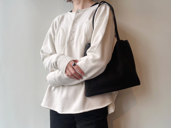 Aeta/DEER LEATHER ELASTIC TOTE M