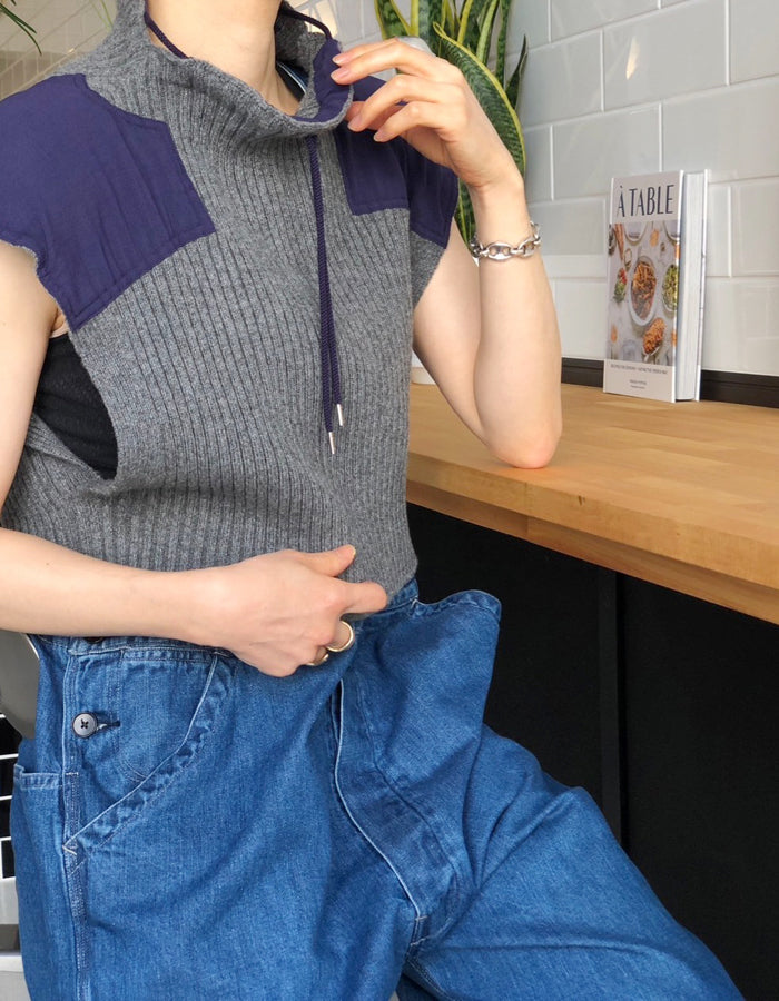 FUMIKA_UCHIDA/RIB KNIT PATCHED SLEEVELESS CROPPED SWEATER(L.GREY)