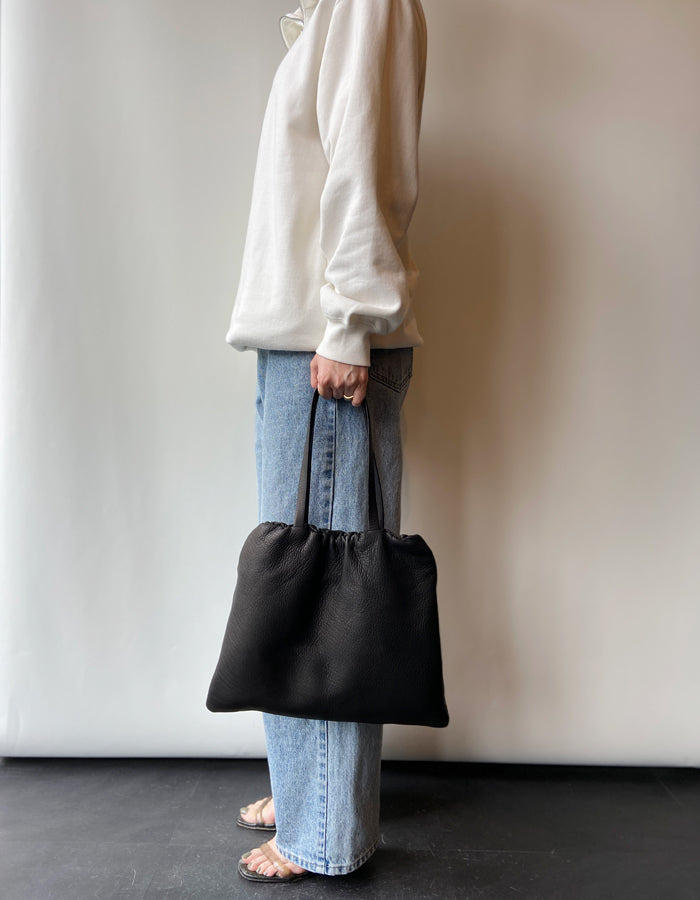  Aeta/DEER LEATHER ELASTIC TOTE M(BLACK)