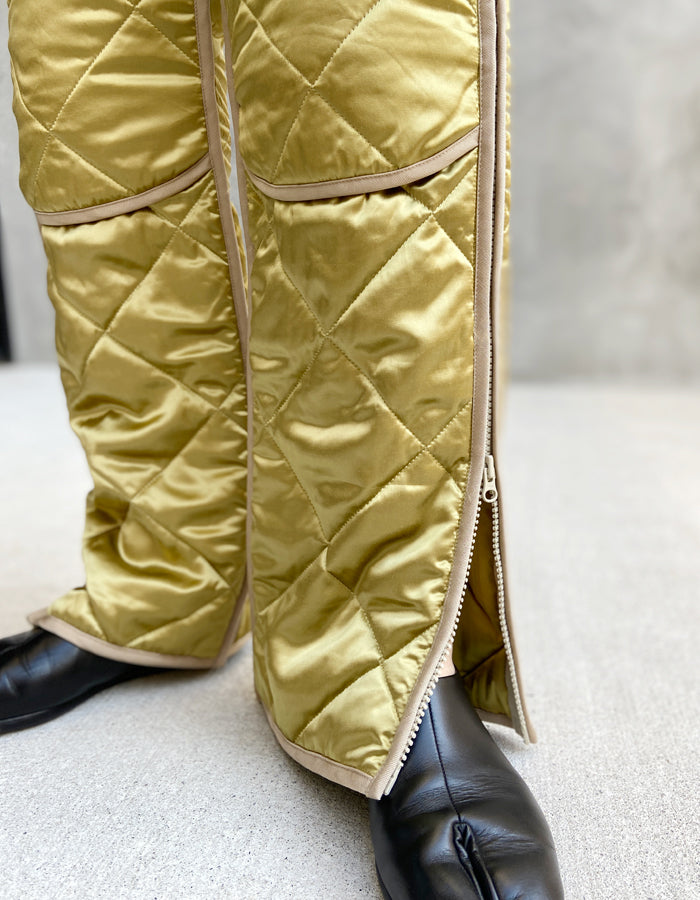 FUMIKA_UCHIDA/QUILTED SATIN STRAIGHT LEG PANTS(GOLD)