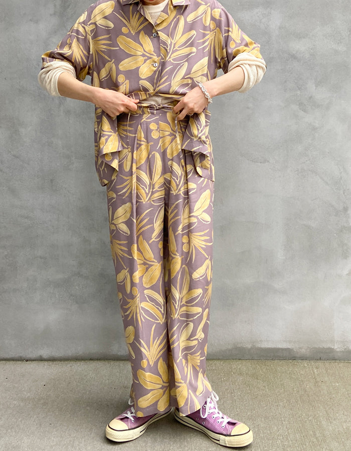 PHEENY/RAYON BOTANICAL PRINT GATHERED PANTS(LAVENDER)