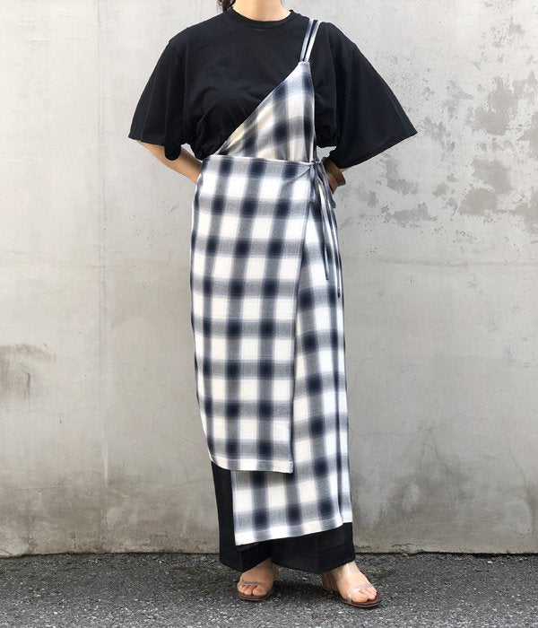 ンピースで PHEENY - pheeny omble check apron dress Brownの通販 by