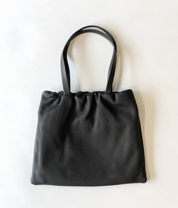 Aeta/DEER LEATHER ELASTIC TOTE M(BLACK)