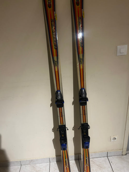 Skis alpins Rossignol