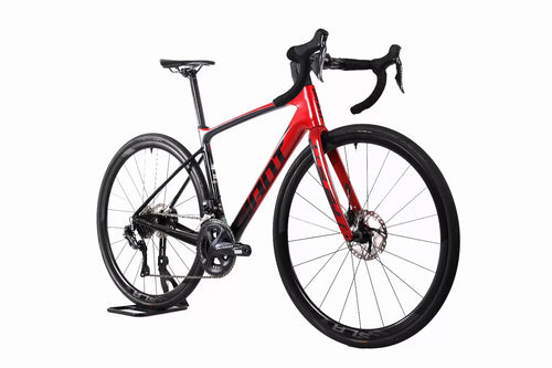 Giant Defy Advanced Pro 1 -  Giant SLR-1 Disc Carbon (2020)