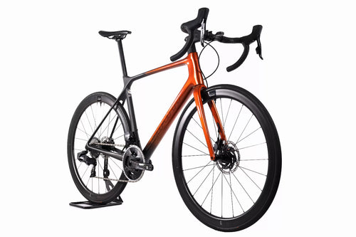 Giant TCR Advanced Pro Disc 0 AXS - Giant SLR 1 42 Carbon Disc (2022)