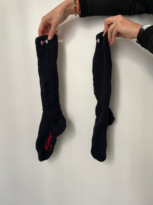 ② 2 paires de chaussettes de ski (27-30) et 1 paire de chausse