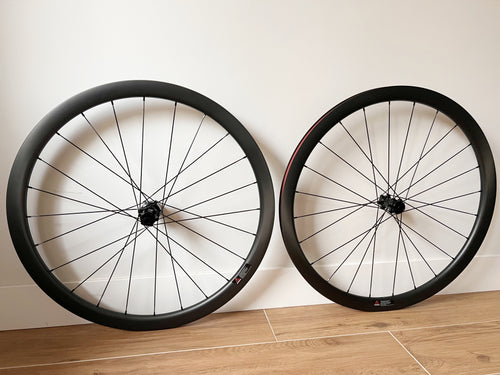 Roues Nouvelles roues en carbone 38x25