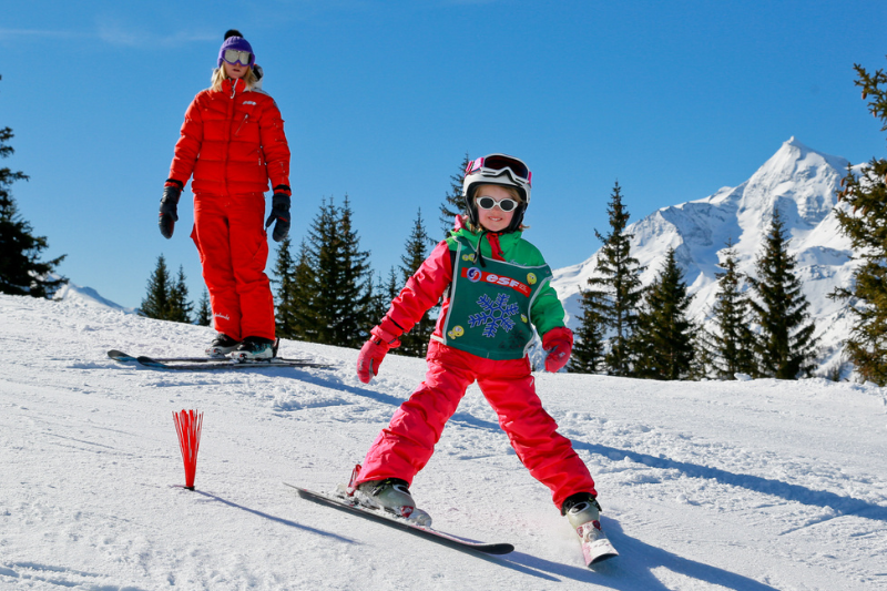 Les niveaux de ski ESF sont différents si l’on est enfant ou adulte