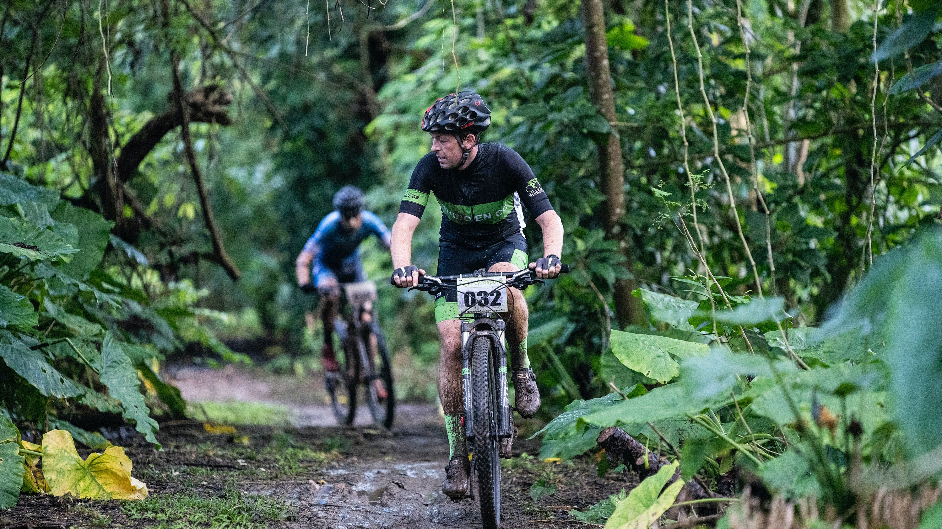 Une bonne pression de vélo VTT réduit le risque de crevaison et d’accidents