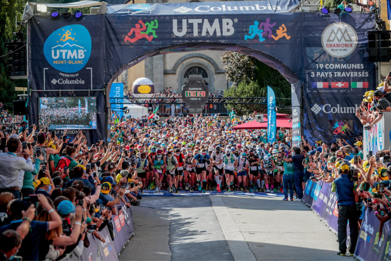 Photo des traileurs au départ de l’UTMB®