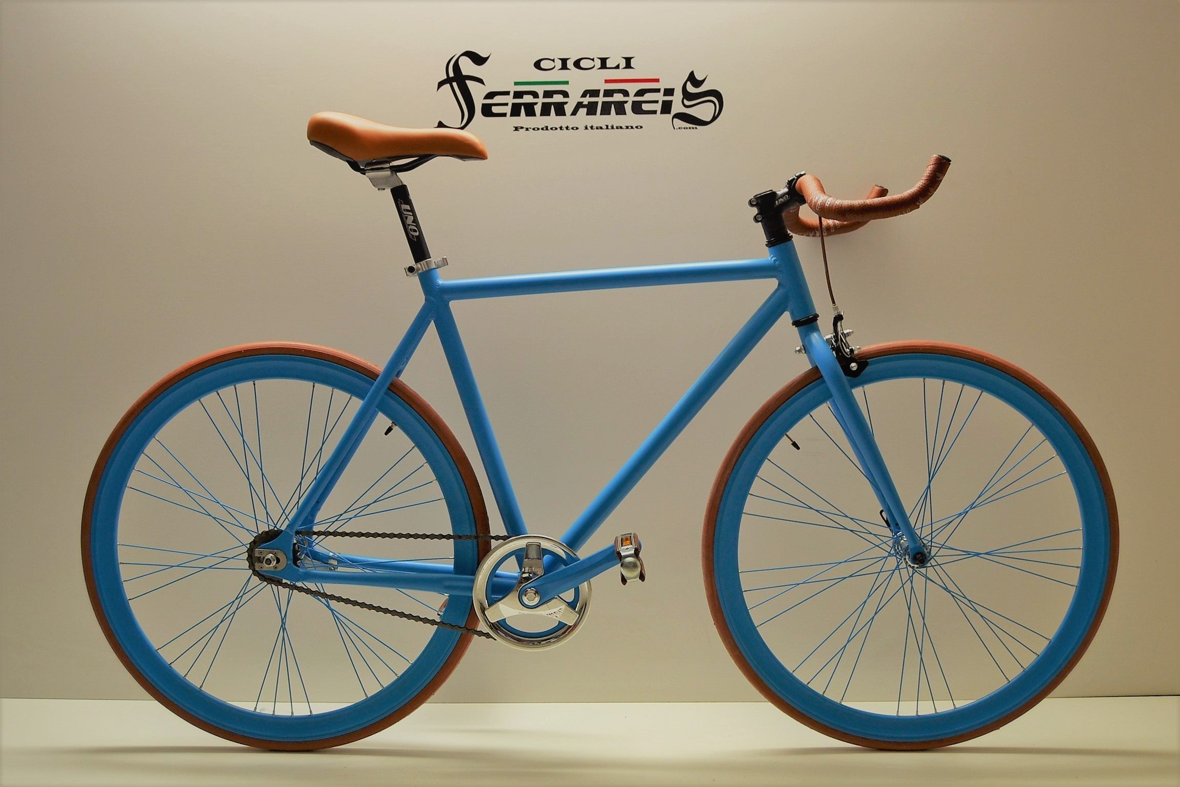 Fixed 28 bici single speed celeste personalizzabile