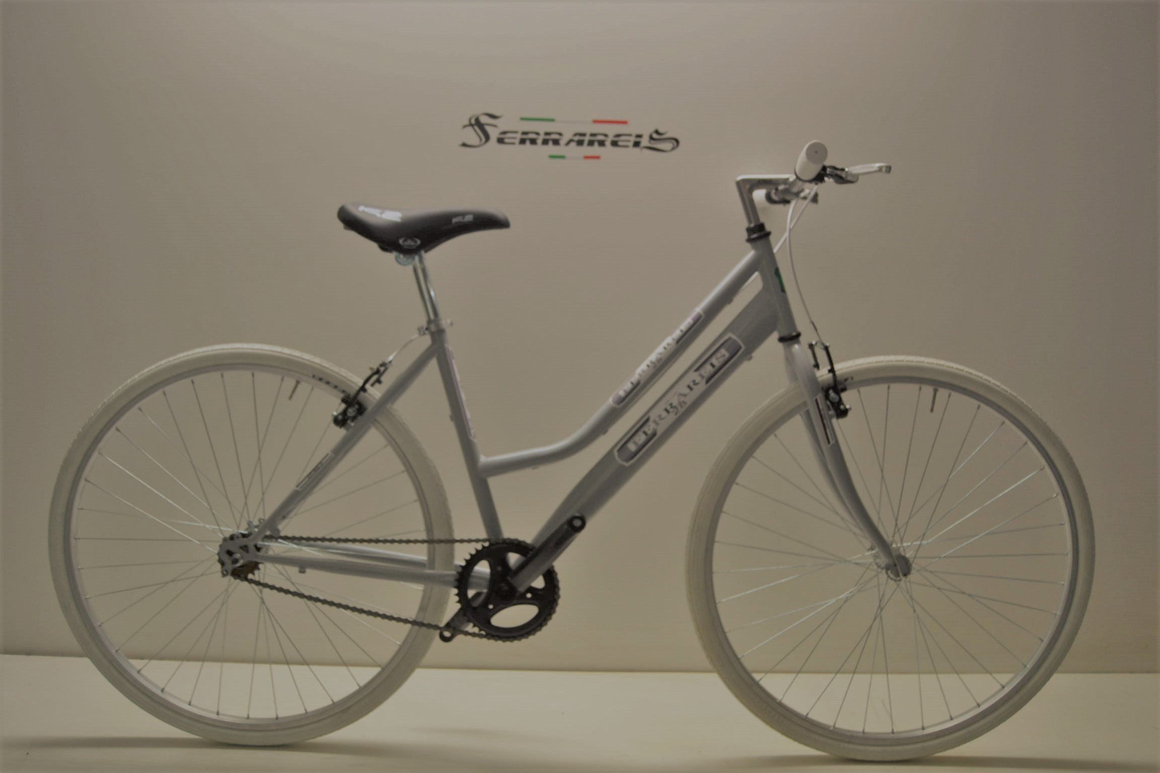 Fixed 28 bici donna single speed personalizzabile