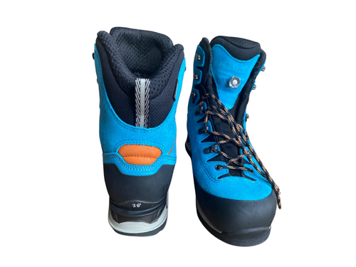 Chaussures d’alpinisme neuves femme Predazzo Lowa 38