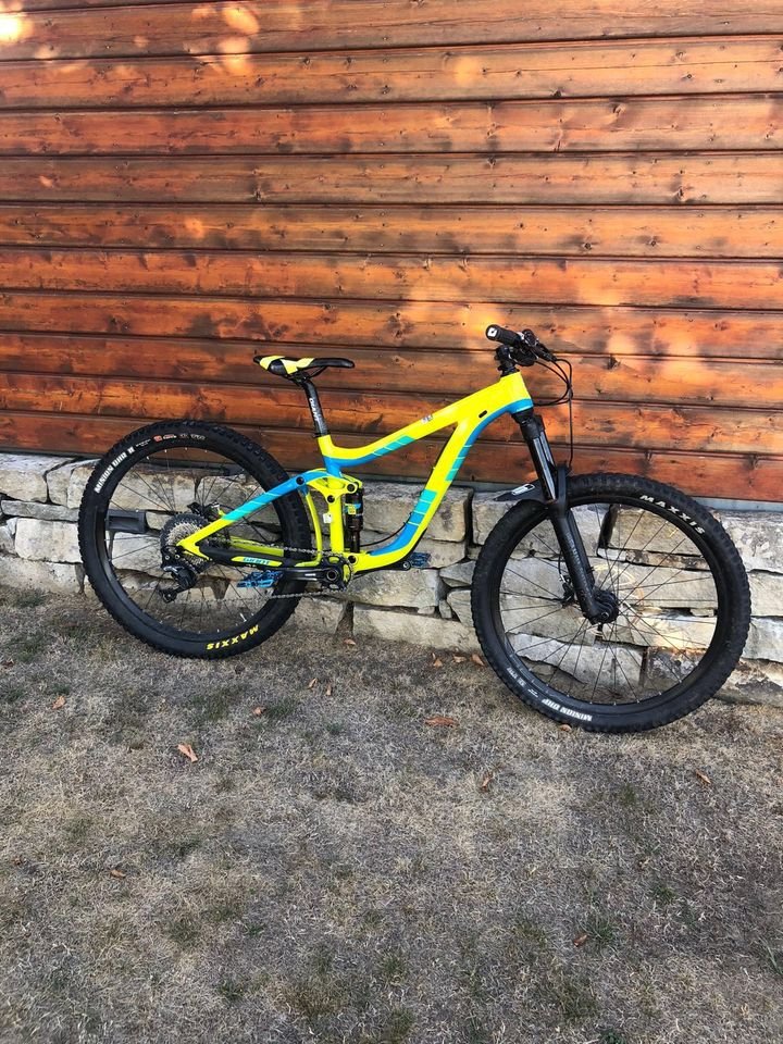 VTT Giant Jaune